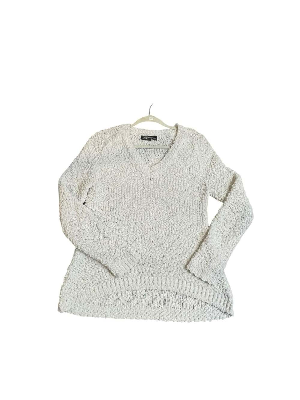 Almost Famous Popcorn V-Neck Sweater M Off White Knit Comfy Soft High Low Hem